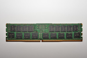 726719-B21 / 752369-081 Модуль памяти HP 16GB (1 x 16GB) Dual Rank x4 DDR4-2133 CAS-15-15-15 Registered (1x16GB) Memory Kit, (774172-001)