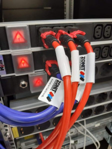 Кабель питания серверный Zonit 1.5м, с фиксируемыми разъемами zLock С14 / С15, (zLock-zC14-17-aC15-1,5m) (на ток 10А)